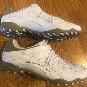 NEW Skechers walking shoes. Size 10